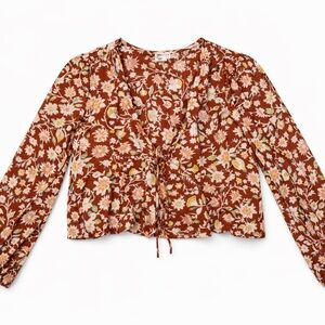 Billabong cropped floral top in size extra small